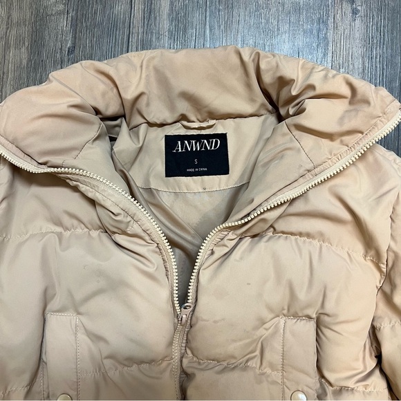 Fashion Nova Beige Tan Cropped Puffer Drop Shoulder Front Zip Jacket Size S - Picture 7 of 11